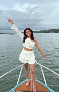 Apoorva Mukhija feet photo thumbnail