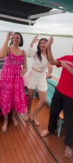 Apoorva Mukhija feet photo thumbnail