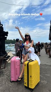 Apoorva Mukhija feet photo thumbnail