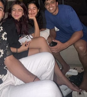 Apoorva Mukhija feet photo thumbnail