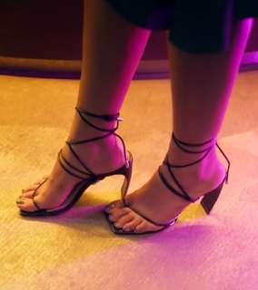 Apoorva Mukhija feet photo thumbnail