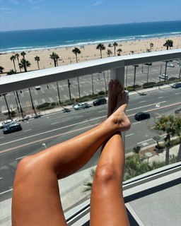 April Love Geary feet photo 6