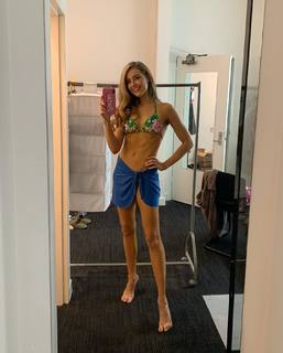April Rose Pengilly feet photo 17
