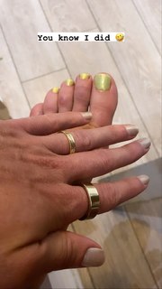 April Ross feet photo 6