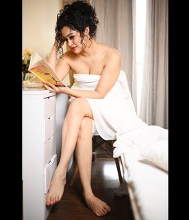 Apsara Rani feet photo 11