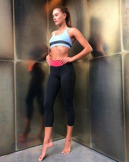 Arabella Chi feet photo 7