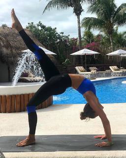 Arabella Chi feet photo 6
