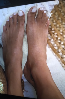 Arabella Chi feet photo 9