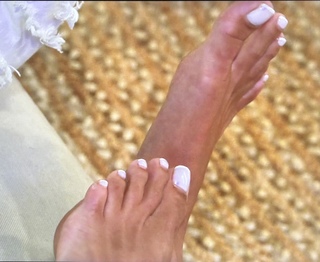 Arabella Chi feet photo 19