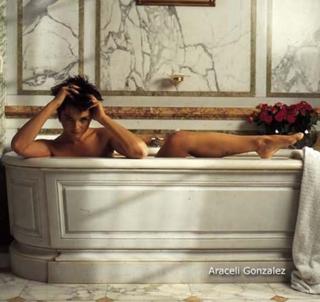Araceli González feet photo 1