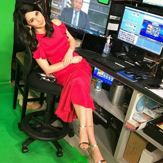 Araksya Karapetyan feet photo thumbnail
