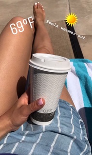 Araksya Karapetyan feet photo thumbnail