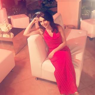 Araksya Karapetyan feet photo thumbnail