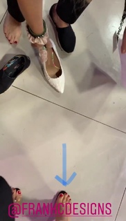 Araksya Karapetyan feet photo thumbnail