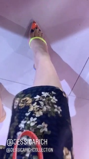 Araksya Karapetyan feet photo thumbnail