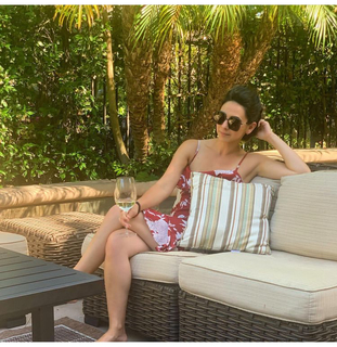 Araksya Karapetyan feet photo thumbnail