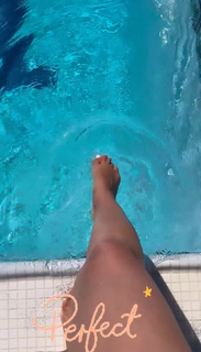 Araksya Karapetyan feet photo thumbnail