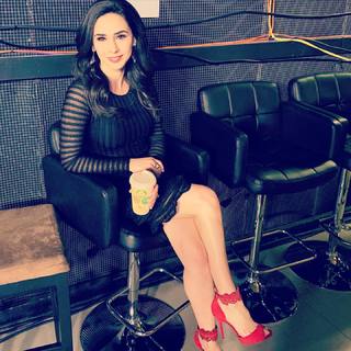 Araksya Karapetyan feet photo thumbnail