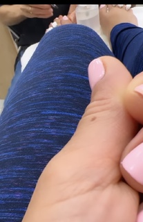 Araksya Karapetyan feet photo thumbnail