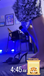 Araksya Karapetyan feet photo thumbnail