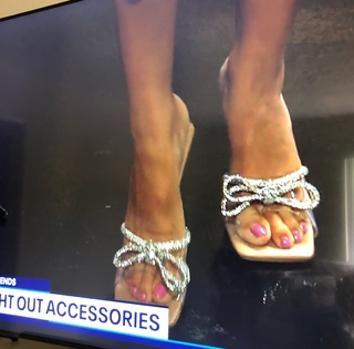 Araksya Karapetyan feet photo thumbnail