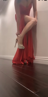 Araksya Karapetyan feet photo thumbnail