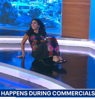Araksya Karapetyan feet photo thumbnail