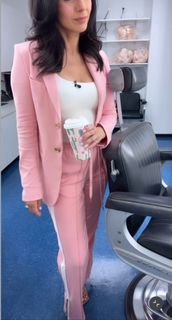 Araksya Karapetyan feet photo thumbnail