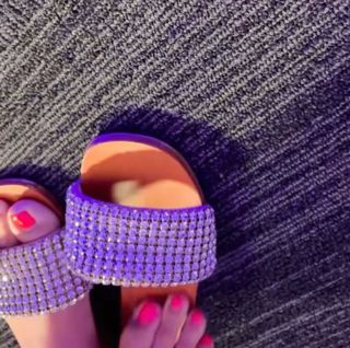 Araksya Karapetyan feet photo 1
