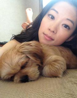 Arden Cho feet photo thumbnail