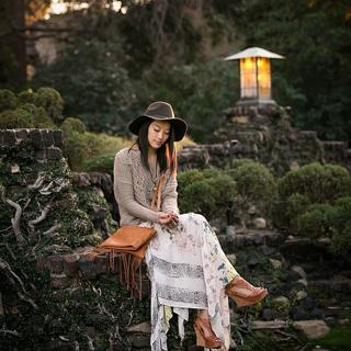 Arden Cho feet photo thumbnail