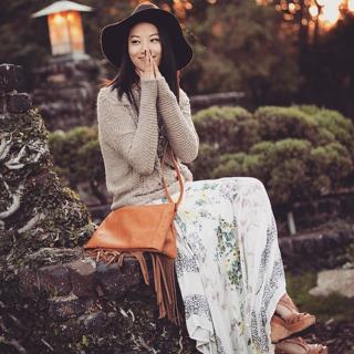 Arden Cho feet photo thumbnail