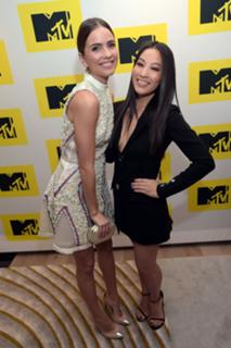 Arden Cho feet photo thumbnail