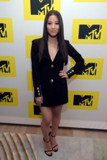 Arden Cho feet photo thumbnail