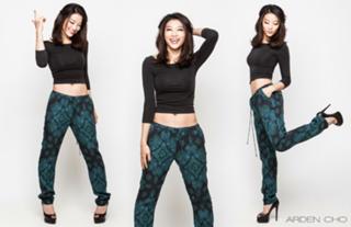 Arden Cho feet photo thumbnail