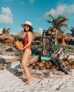 Arden Cho feet photo thumbnail