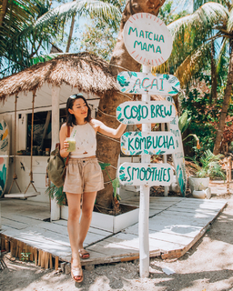Arden Cho feet photo thumbnail