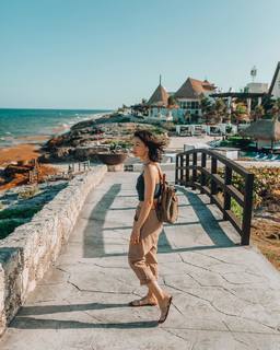 Arden Cho feet photo thumbnail