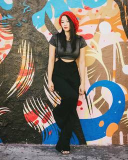 Arden Cho feet photo thumbnail