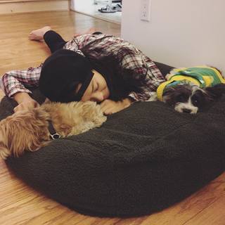 Arden Cho feet photo thumbnail