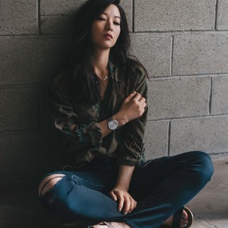 Arden Cho feet photo thumbnail