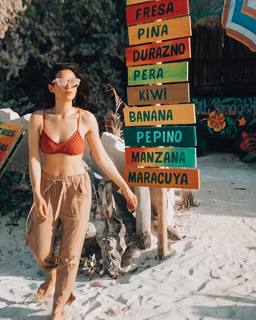 Arden Cho feet photo thumbnail