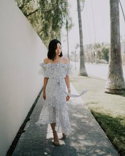 Arden Cho feet photo thumbnail