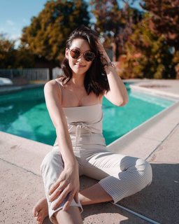 Arden Cho feet photo thumbnail
