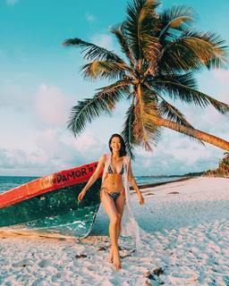 Arden Cho feet photo thumbnail