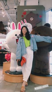 Arden Cho feet photo thumbnail