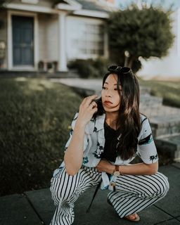 Arden Cho feet photo thumbnail