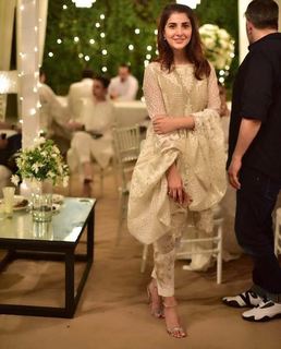 Areeba Habib feet photo 18