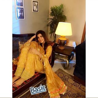 Areeba Habib feet photo 7