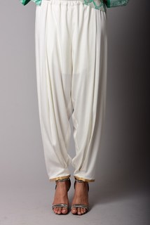 Areeba Habib feet photo 4